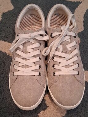 Taos Beige Canvas Lace-Up Sneakers Women's 9.5